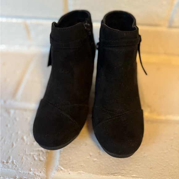 Girls Black Wedge Ankle Boots - Picture 3 of 6